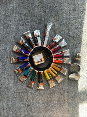 Large set Cobra WMO oil paints